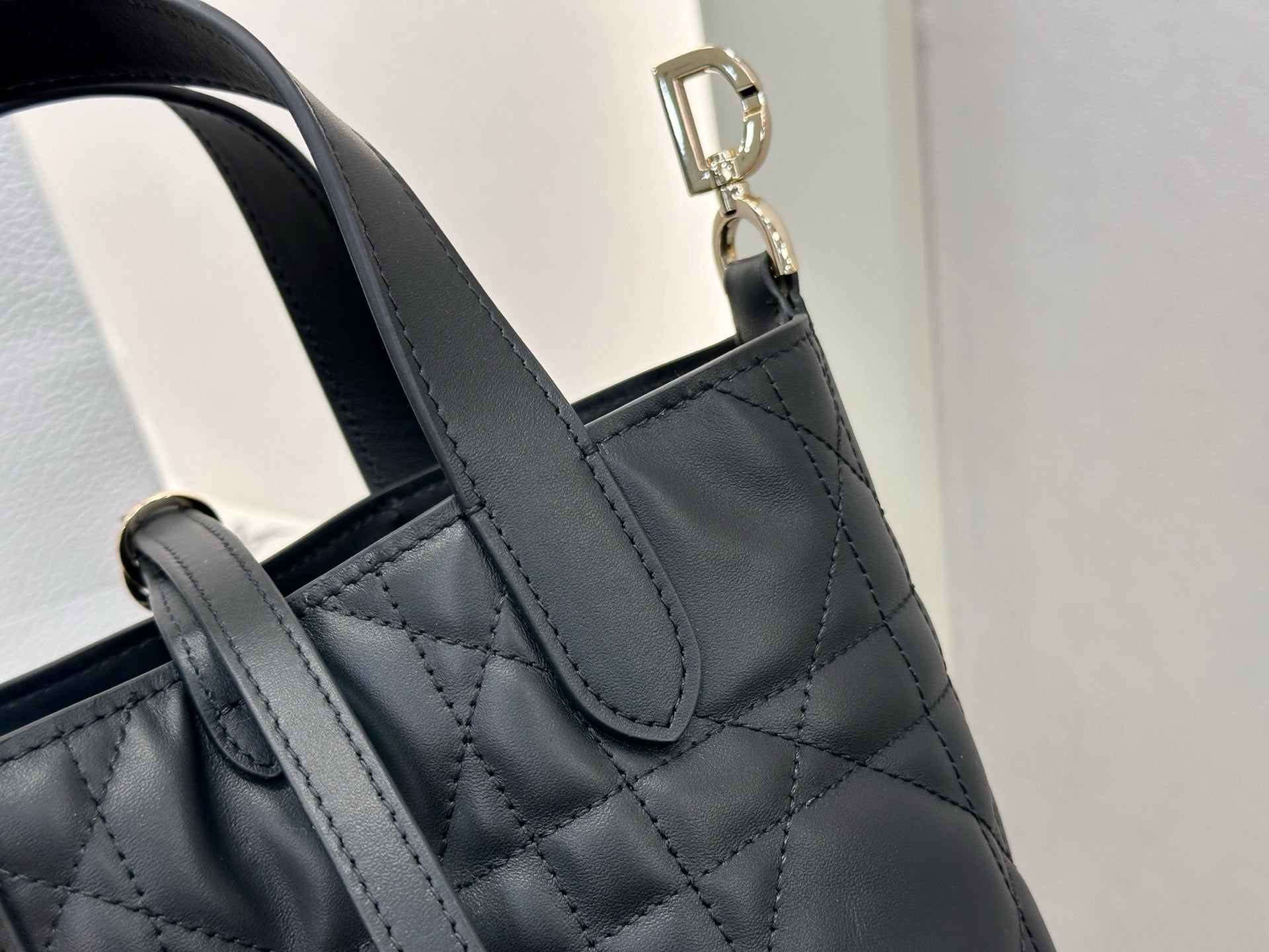 디올 버티컬 뚜주흐백 스몰,미디움