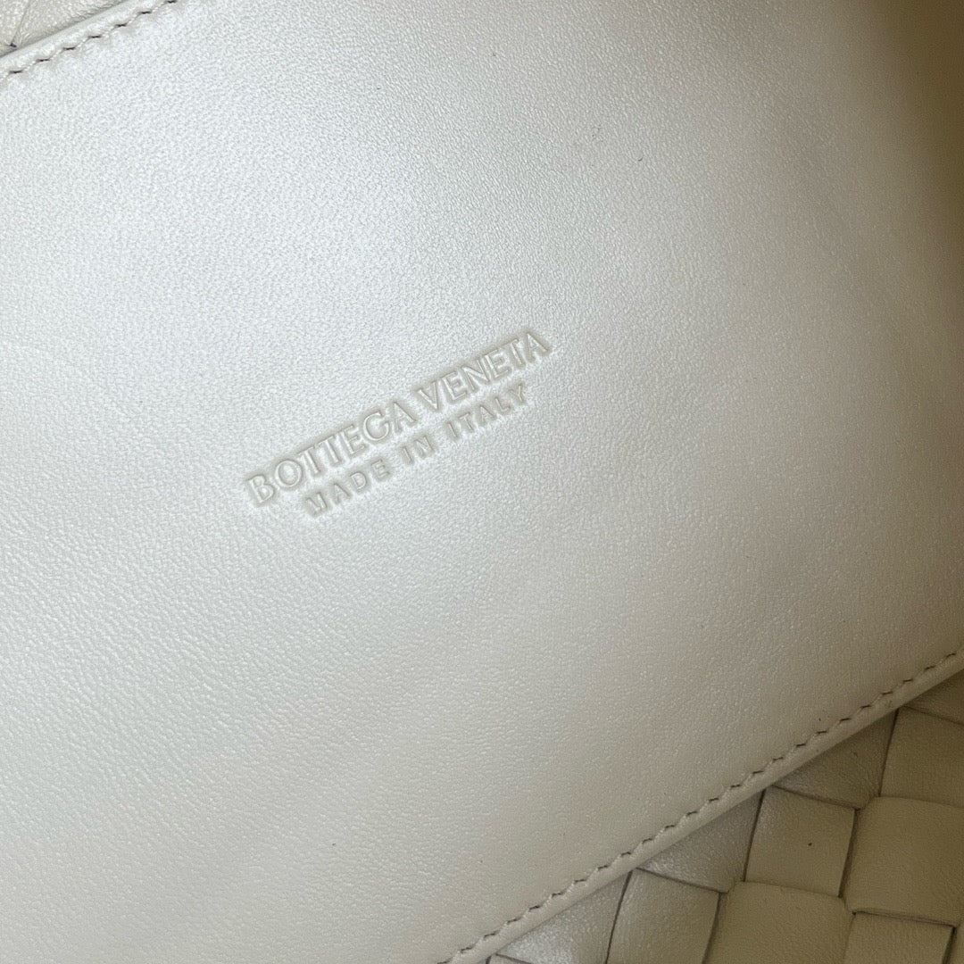 보테가 베네타 파라슈트 숄더백 미디움