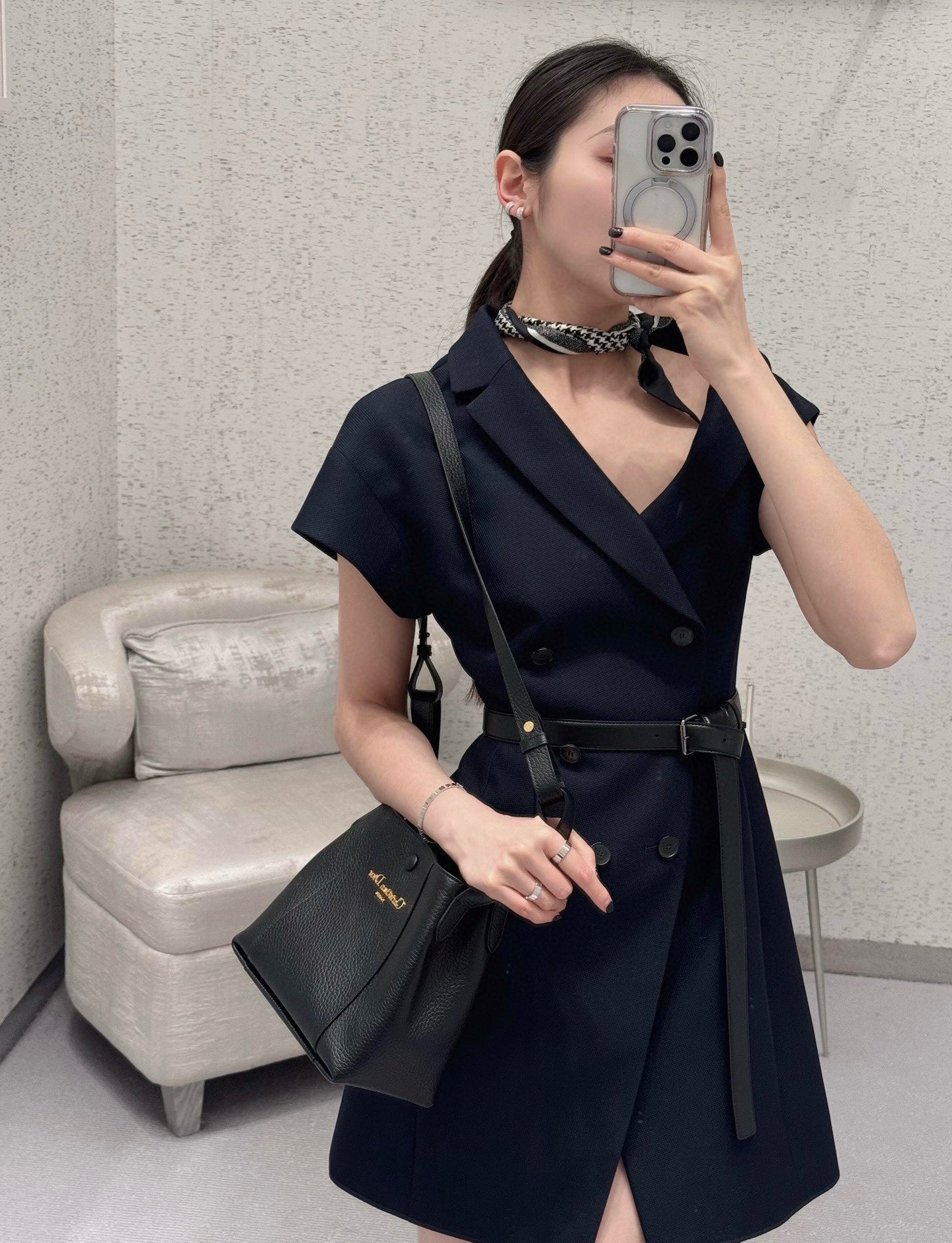 디올 시그니처 그레인 버킷백 스몰