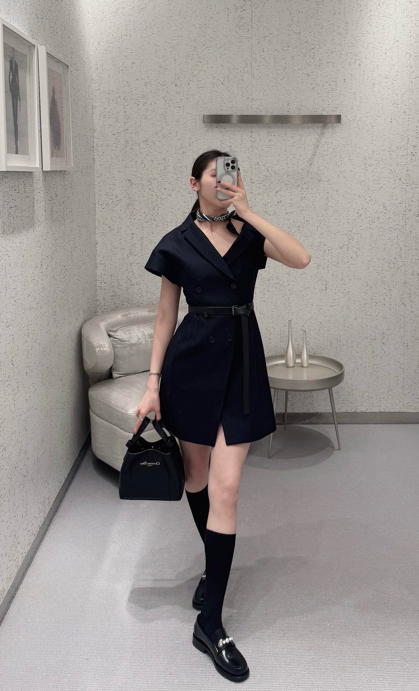 디올 시그니처 그레인 버킷백 스몰