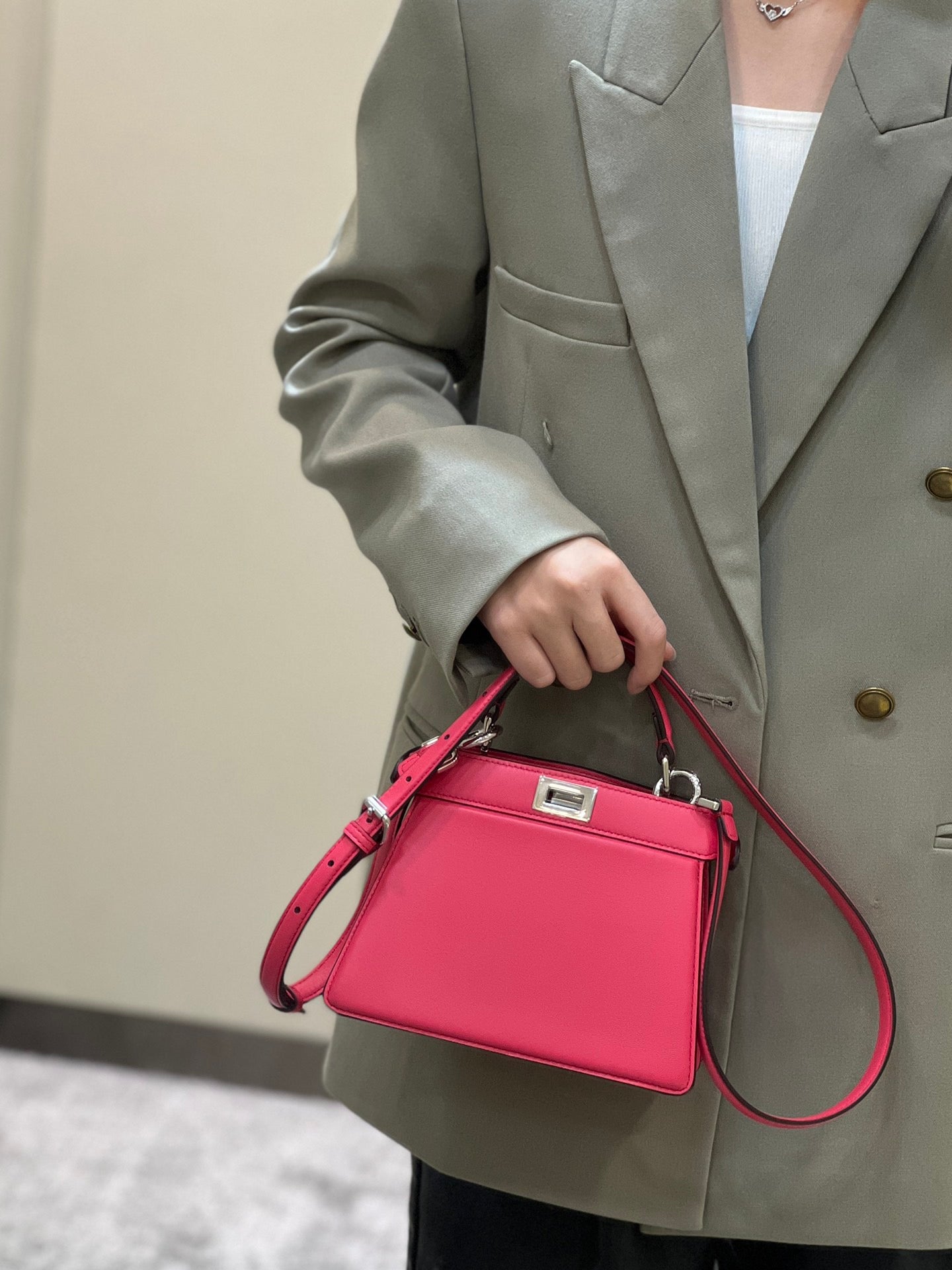 펜디 피카부 I See U 카프스킨 쁘띠