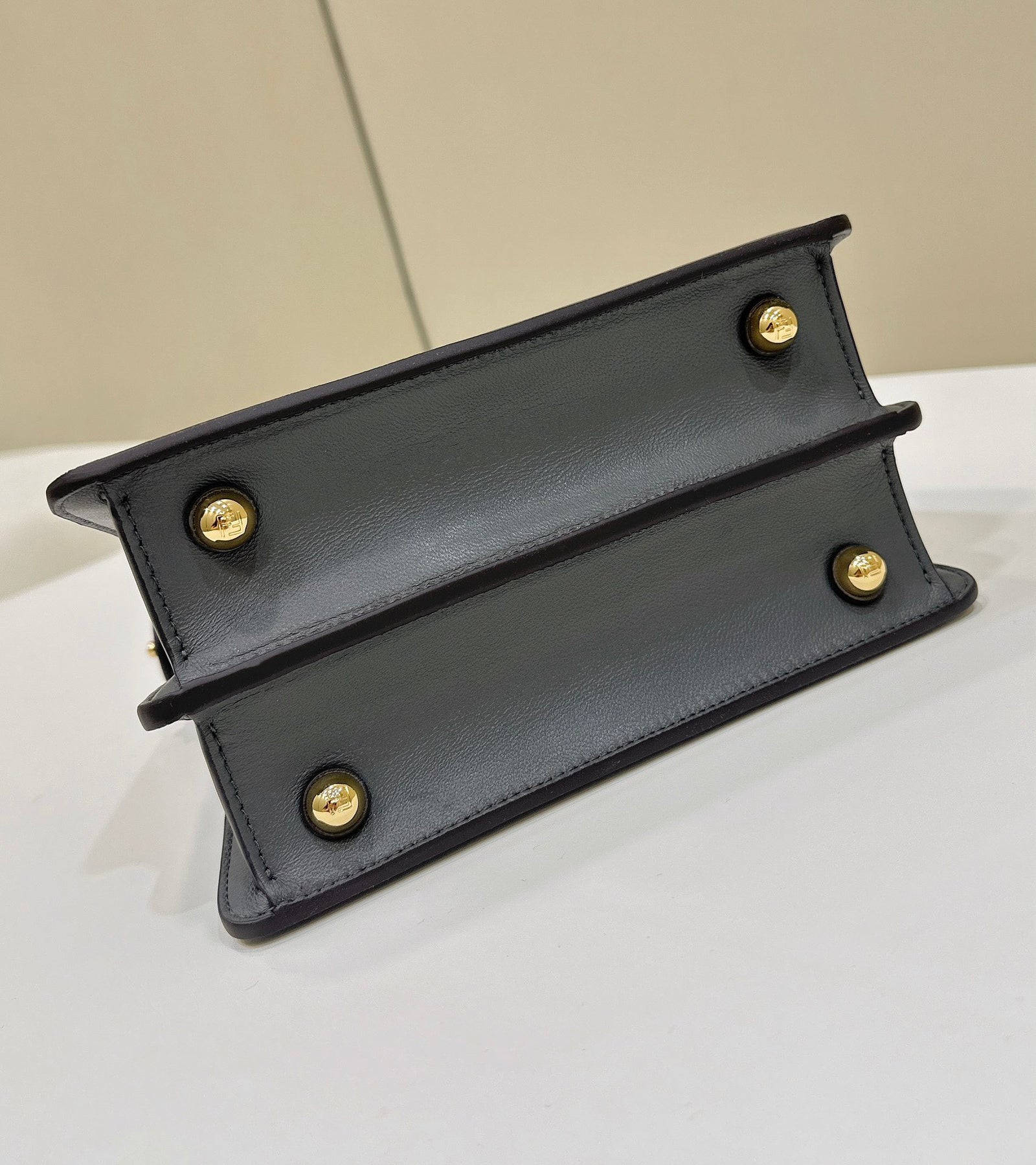 펜디 피카부 I See U 카프스킨 쁘띠