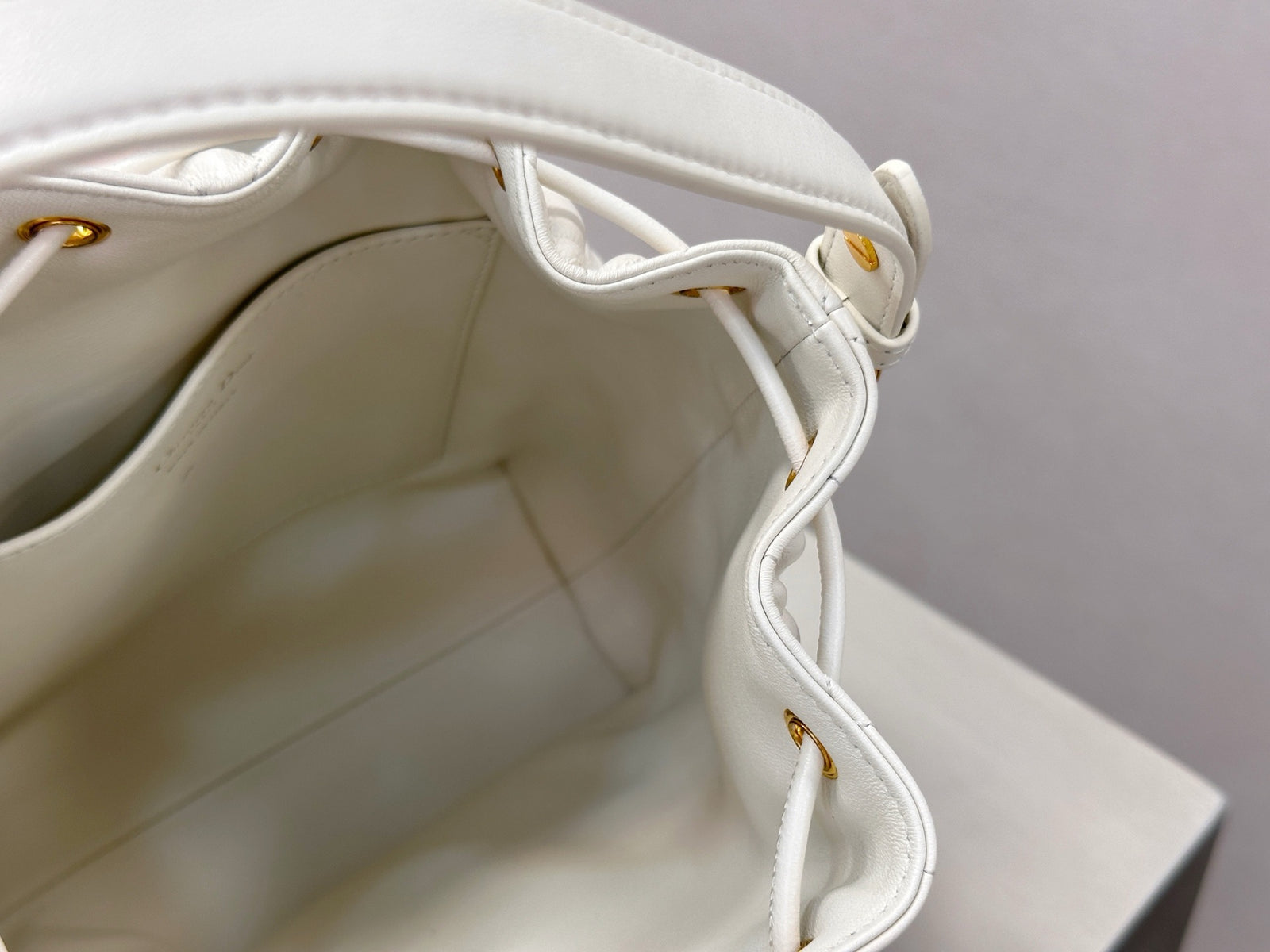 디올 카로 스몰 버킷백