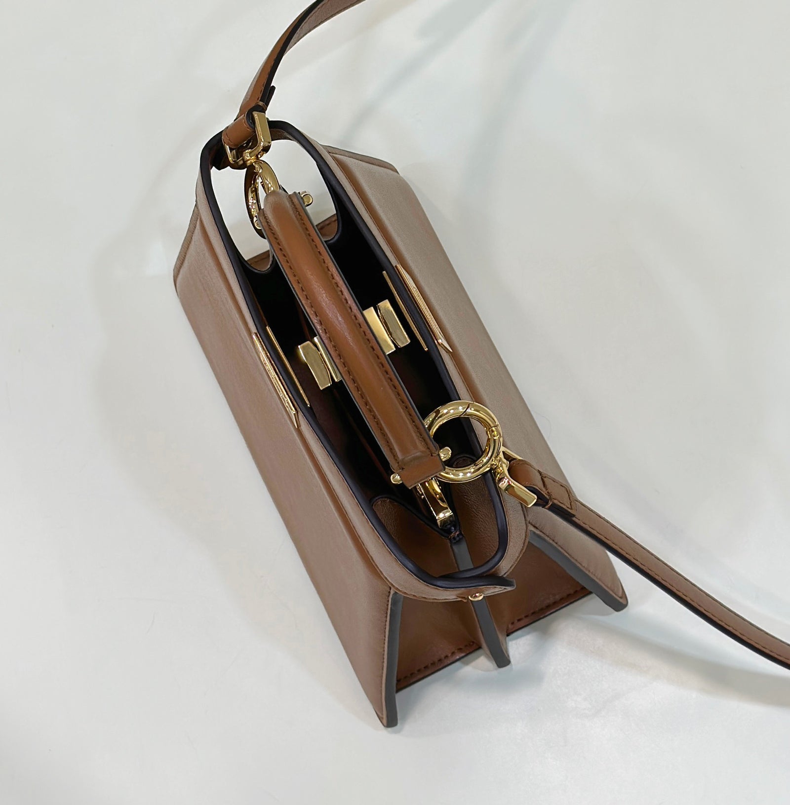 펜디 피카부 I See U 카프스킨 쁘띠