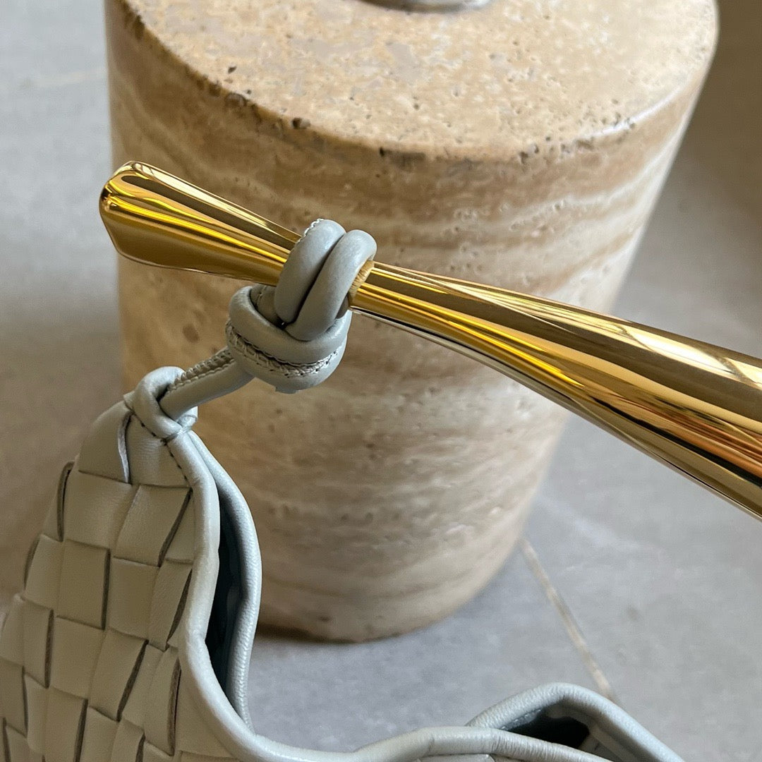 보테가 베네타 사르딘 토트백 클래식