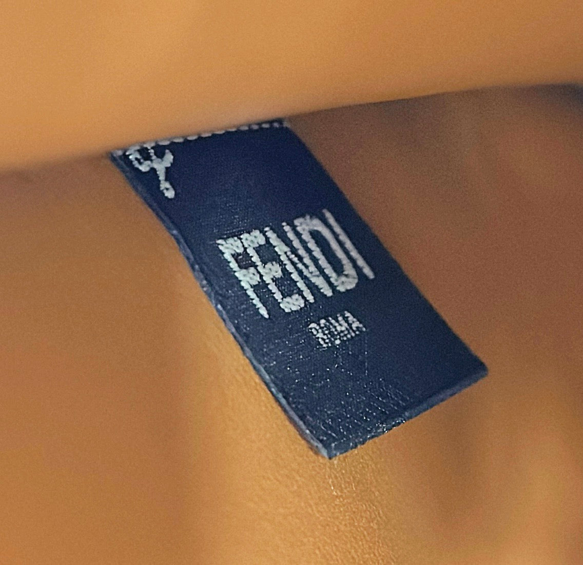 펜디 피카부 I See U 로마노 미디움