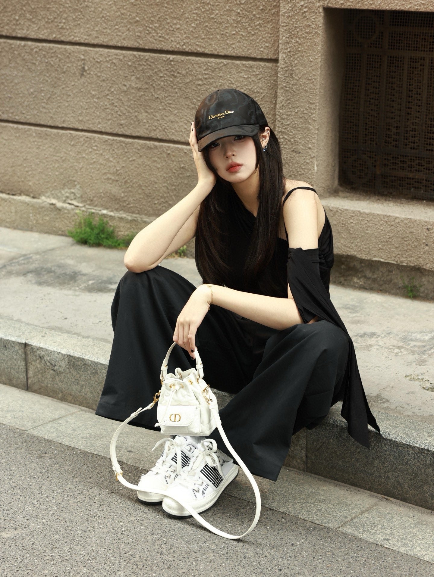 디올 카로 나노 버킷백