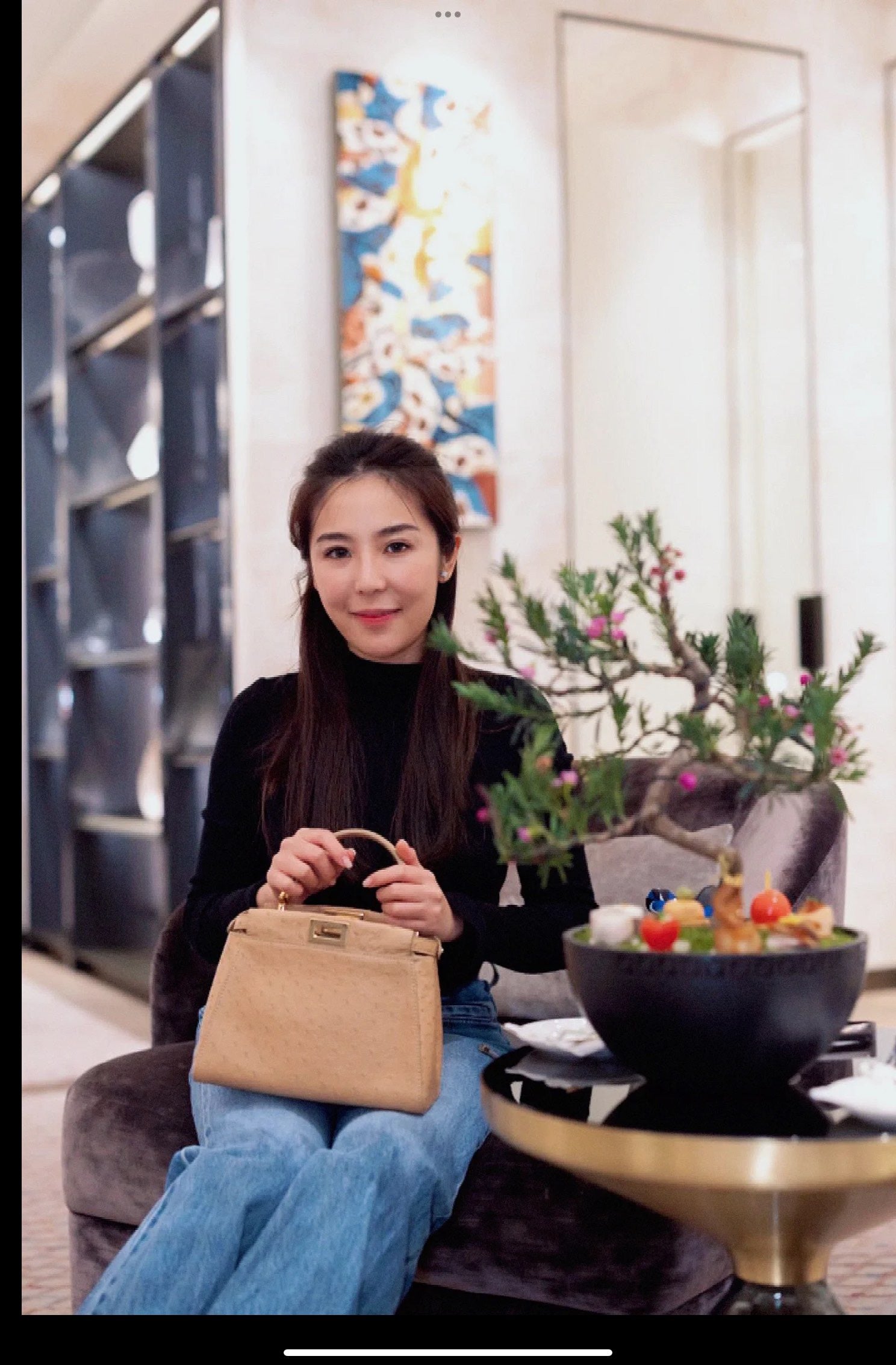 펜디 피카부 오스트리치 미니