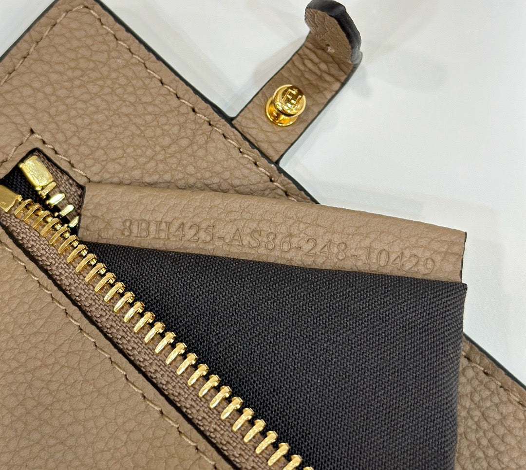 펜디 롤 FF 자카드 라지 리버서블