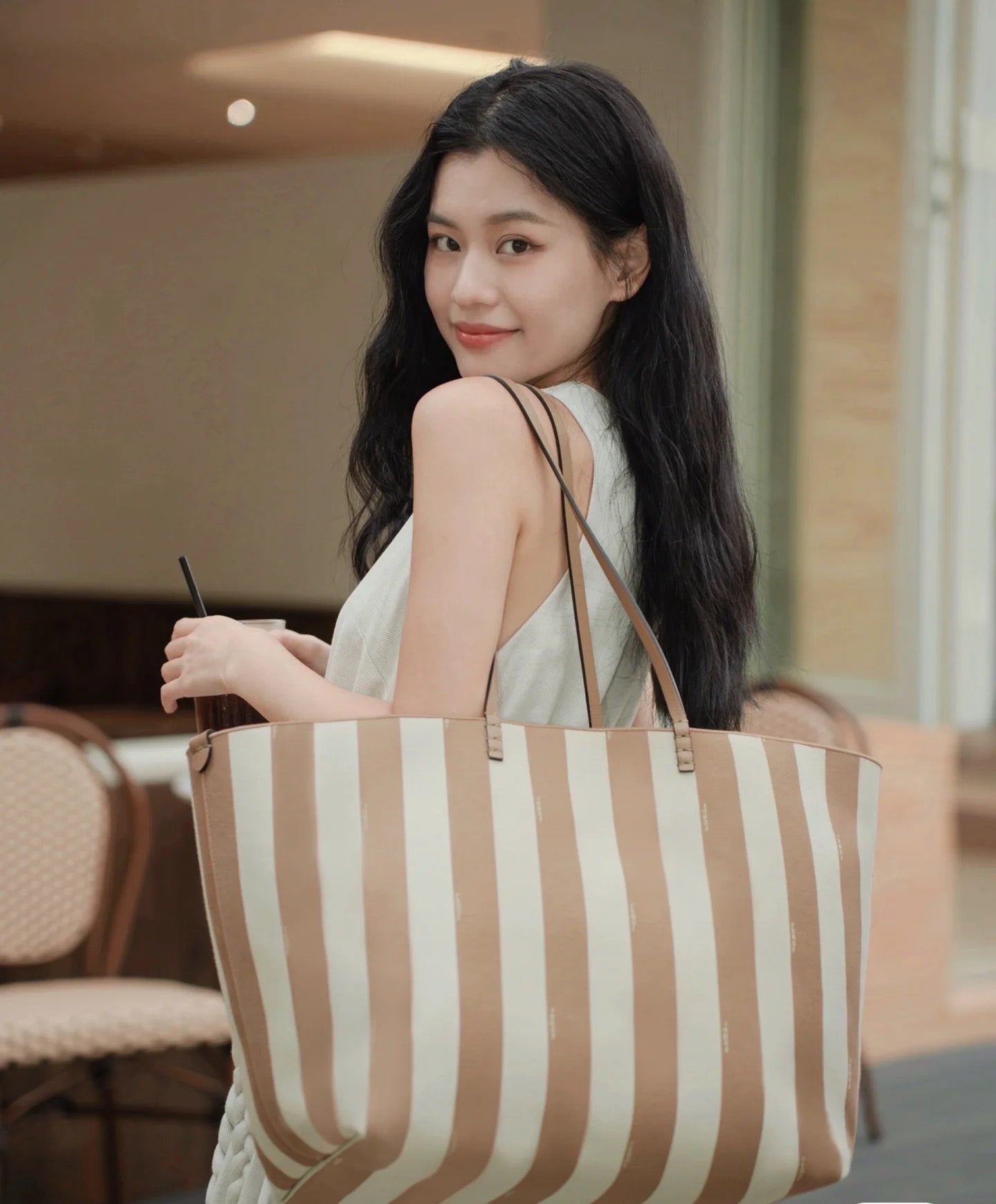 펜디 롤 FF 자카드 라지 리버서블