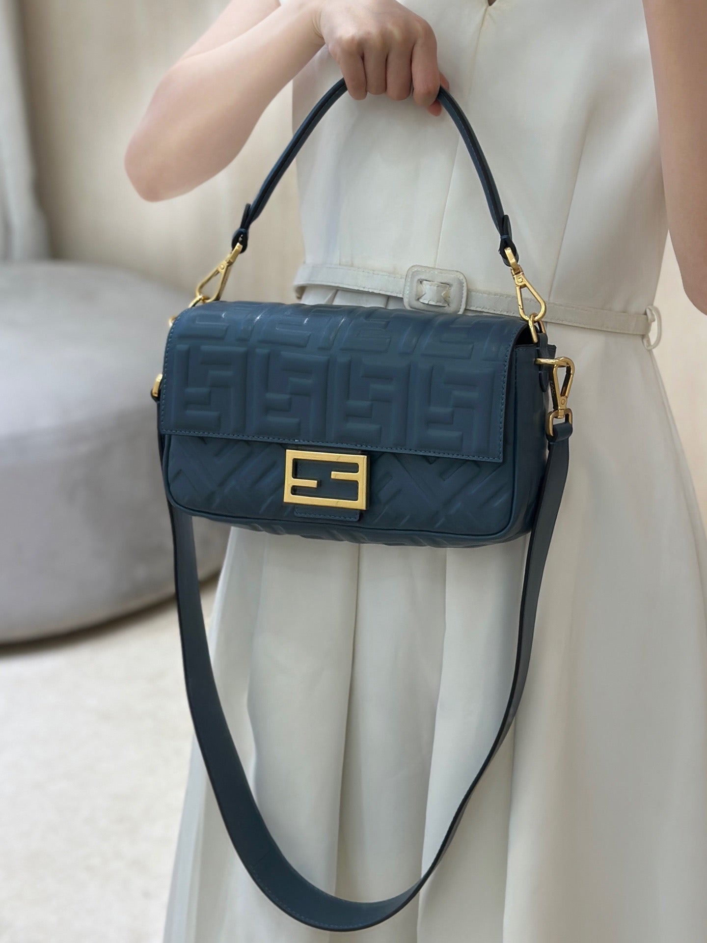 펜디 바게트 백 나파 미디움