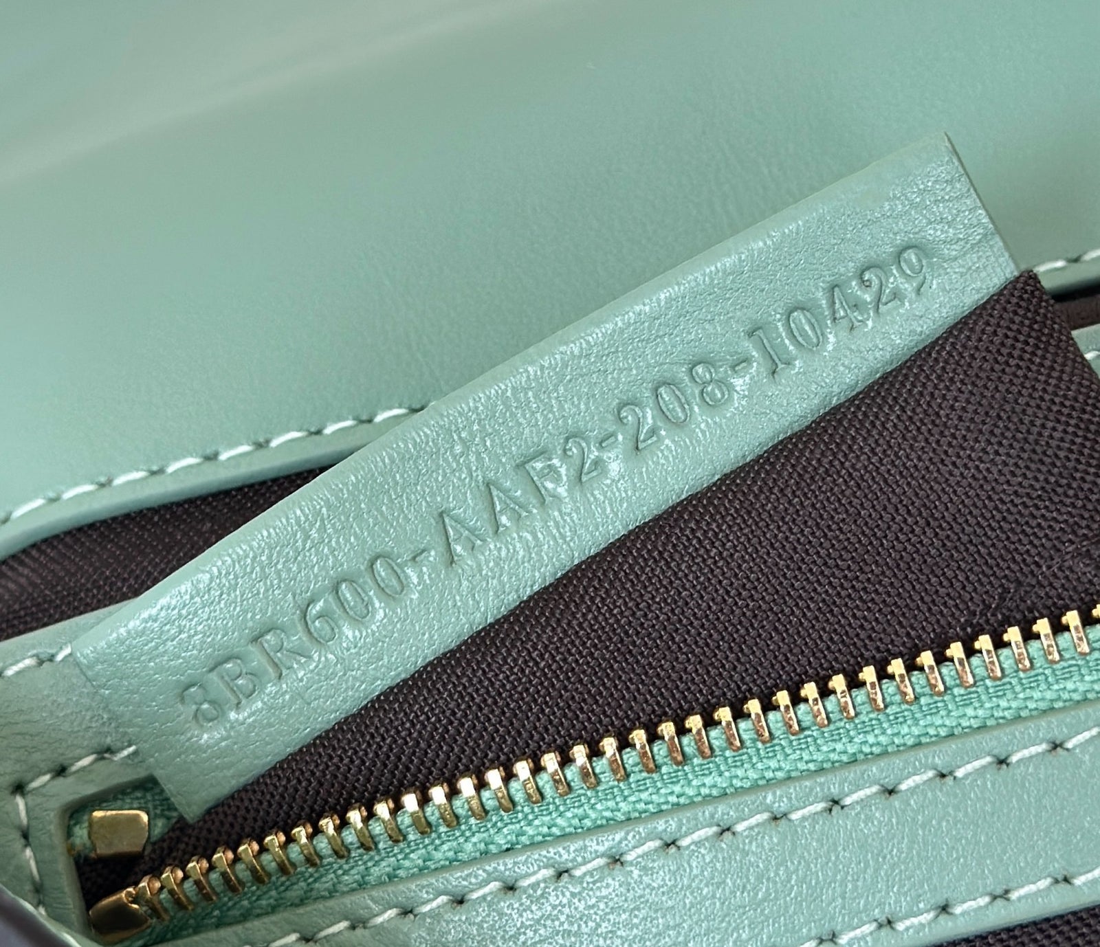 펜디 바게트 백 나파 미디움