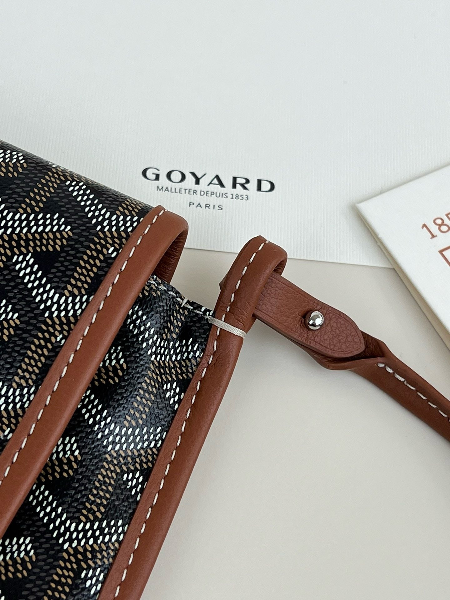 고야드 플뤼메 크로스백