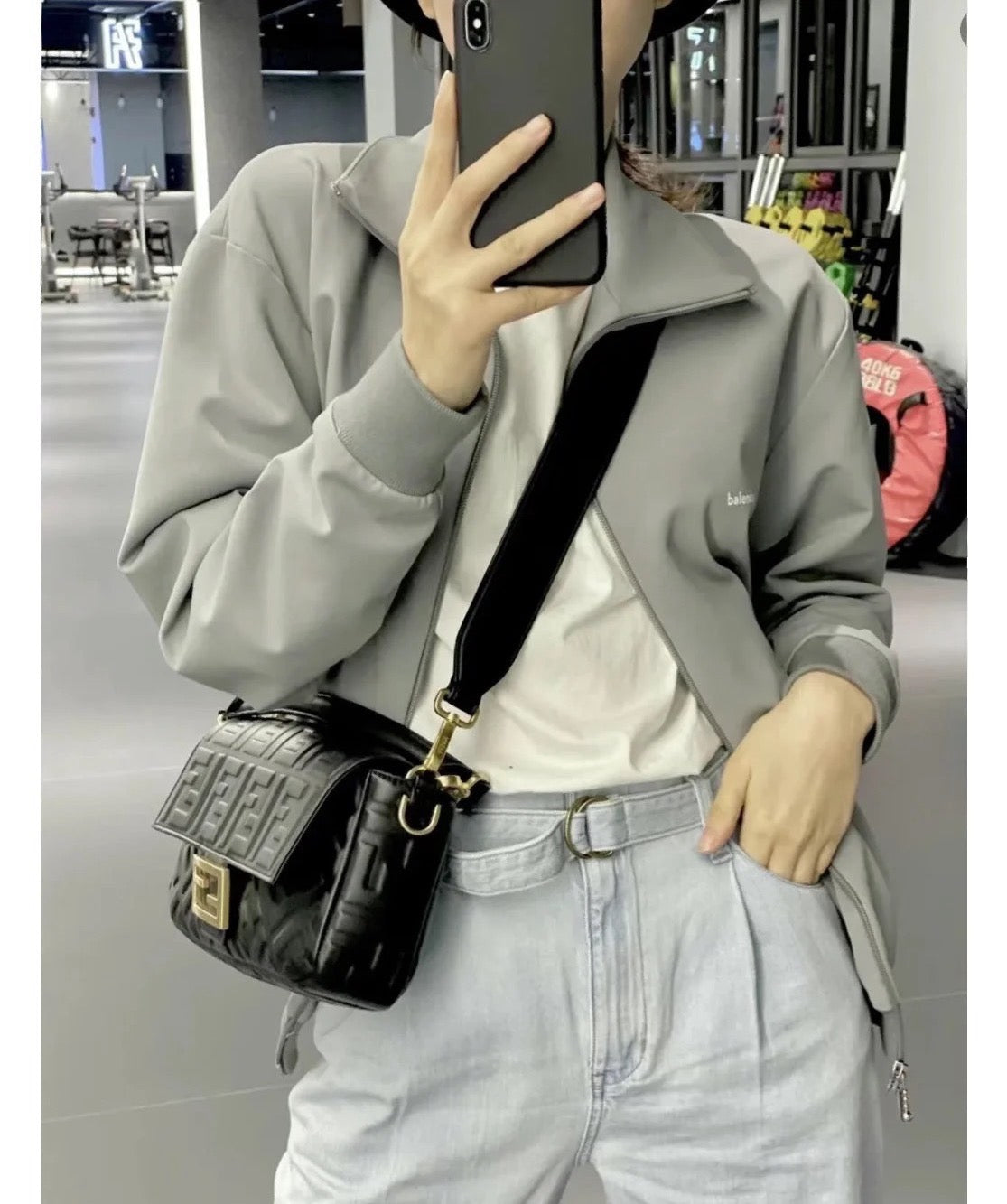 펜디 바게트 백 나파 미디움