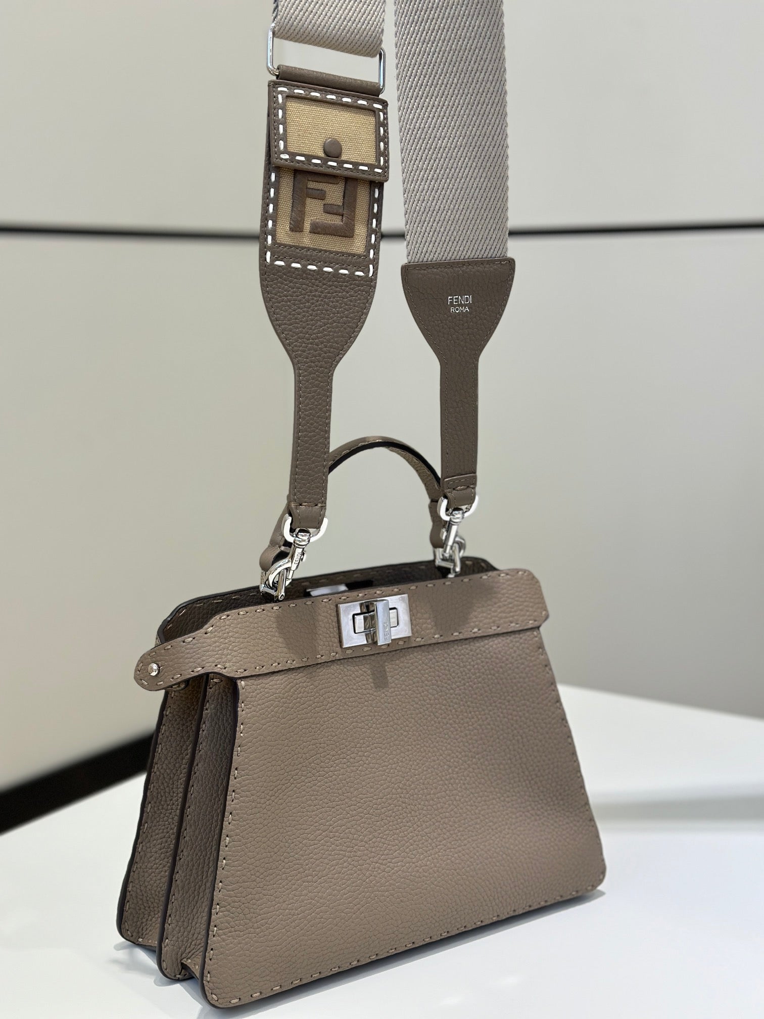 펜디 피카부 I See U 로마노 스몰