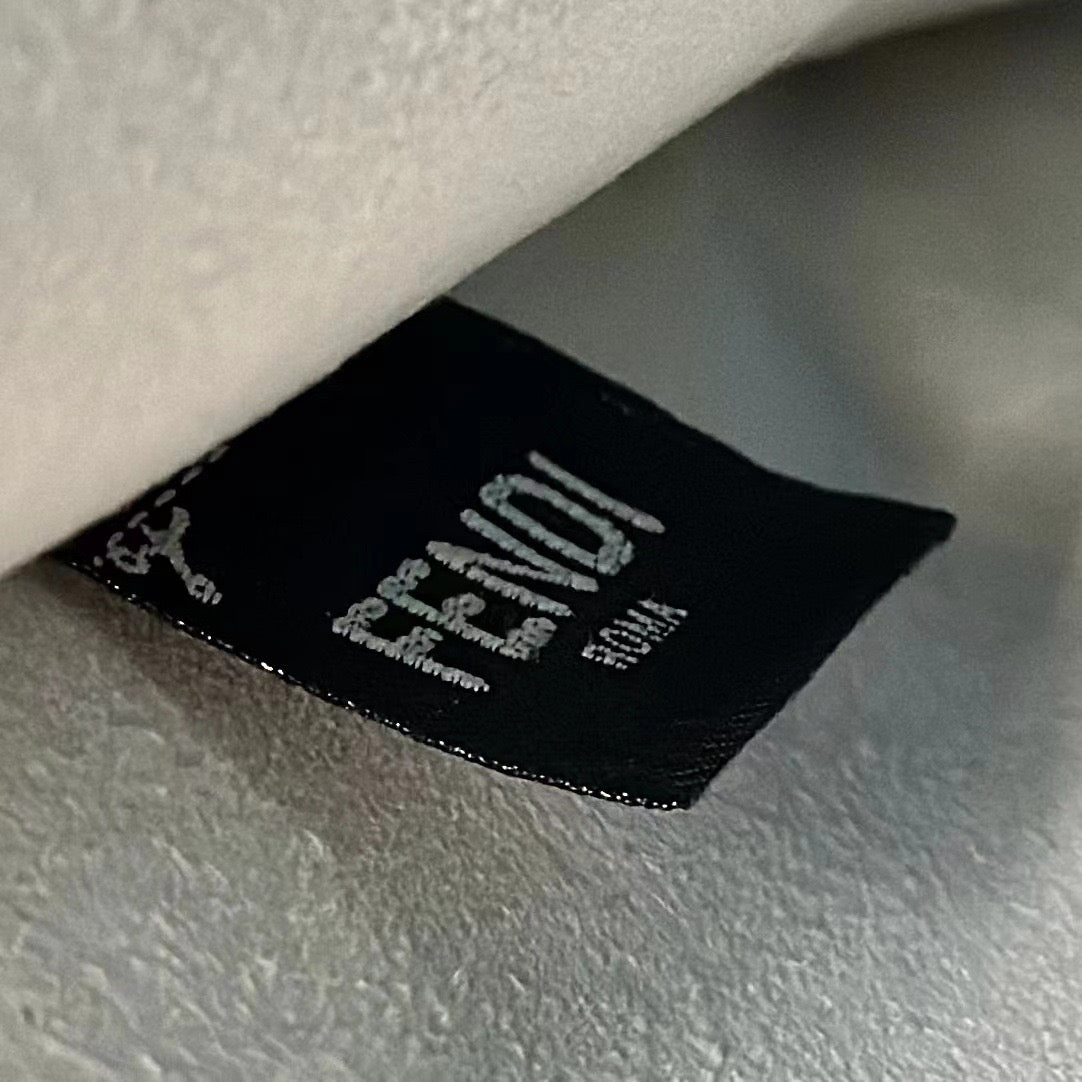 펜디 피카부 I See U 로마노 미디움