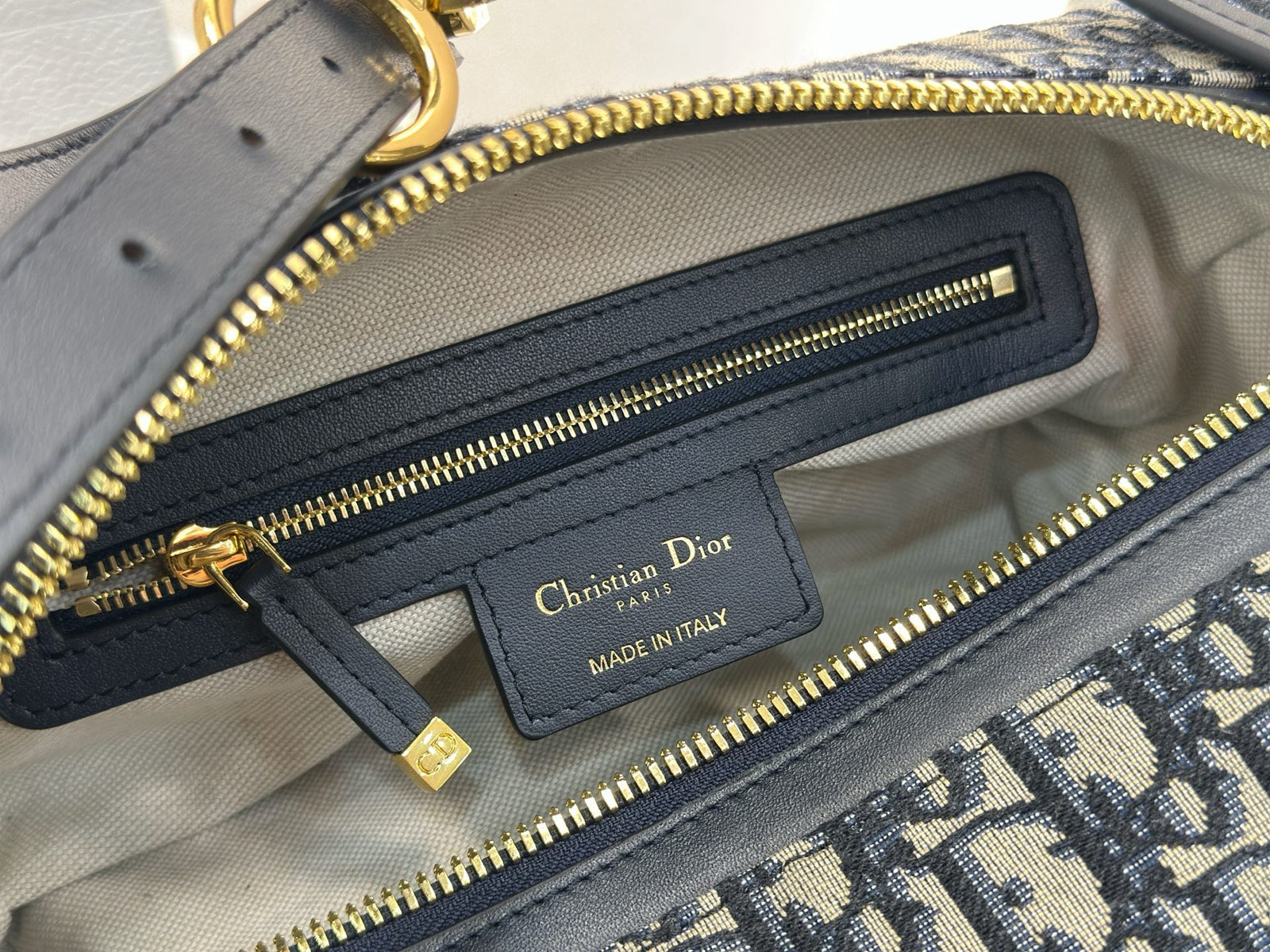 디올 오블리크 디저니백 미디움