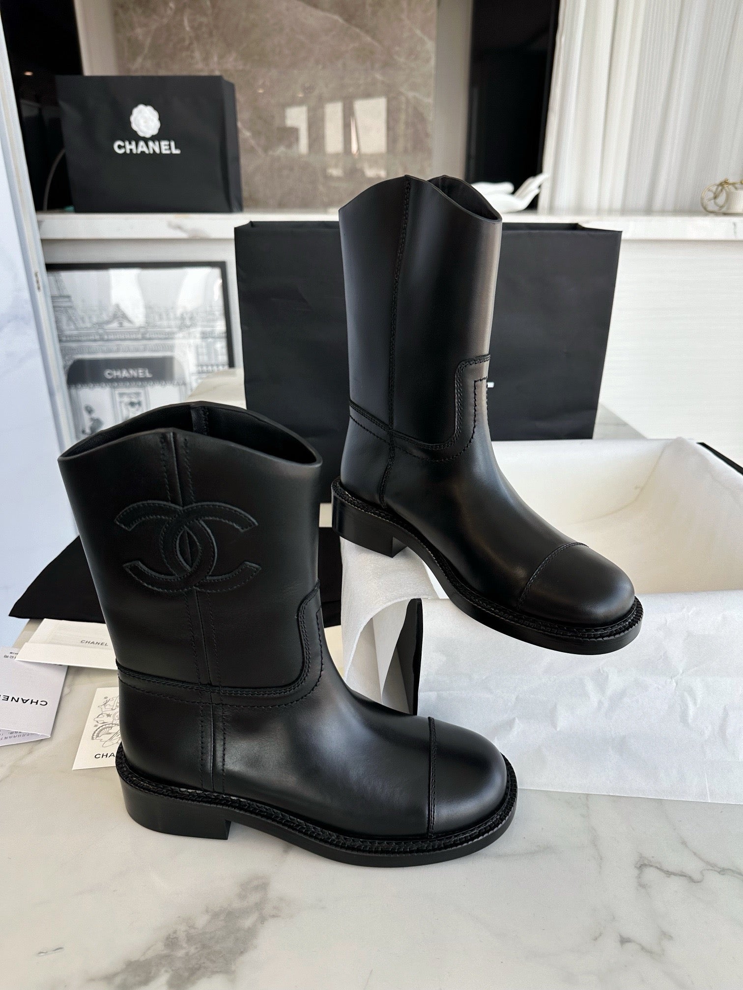 샤넬 레더 미들 부츠