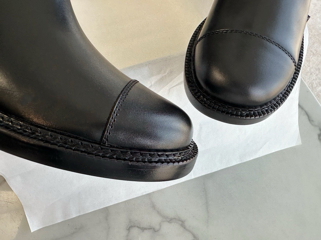 샤넬 레더 미들 부츠