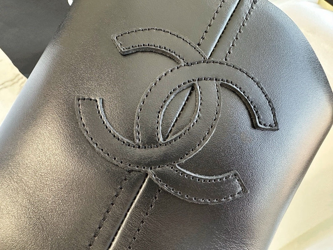 샤넬 레더 미들 부츠