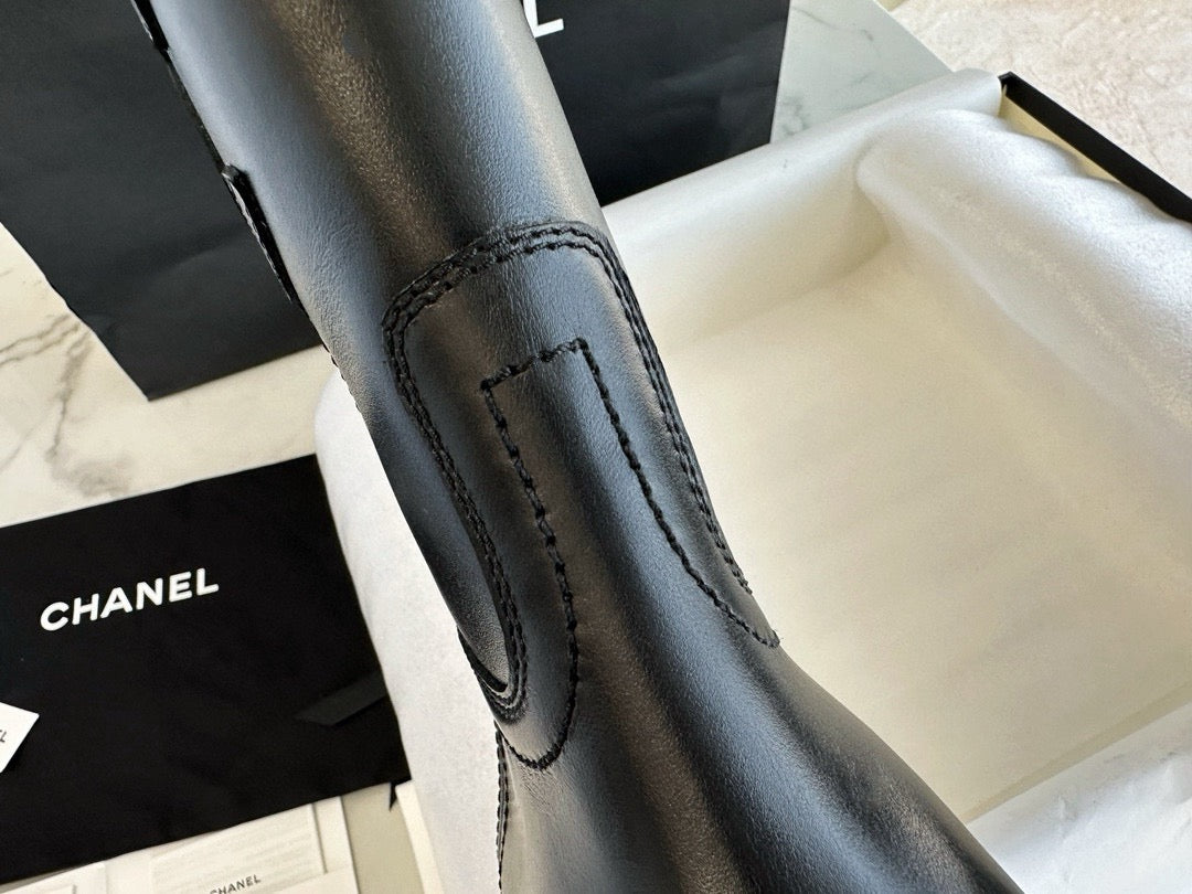 샤넬 레더 미들 부츠