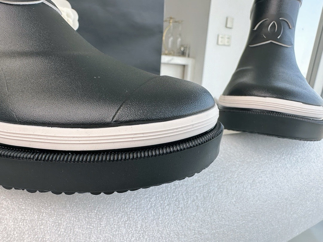 샤넬 앵클 숏 레인부츠