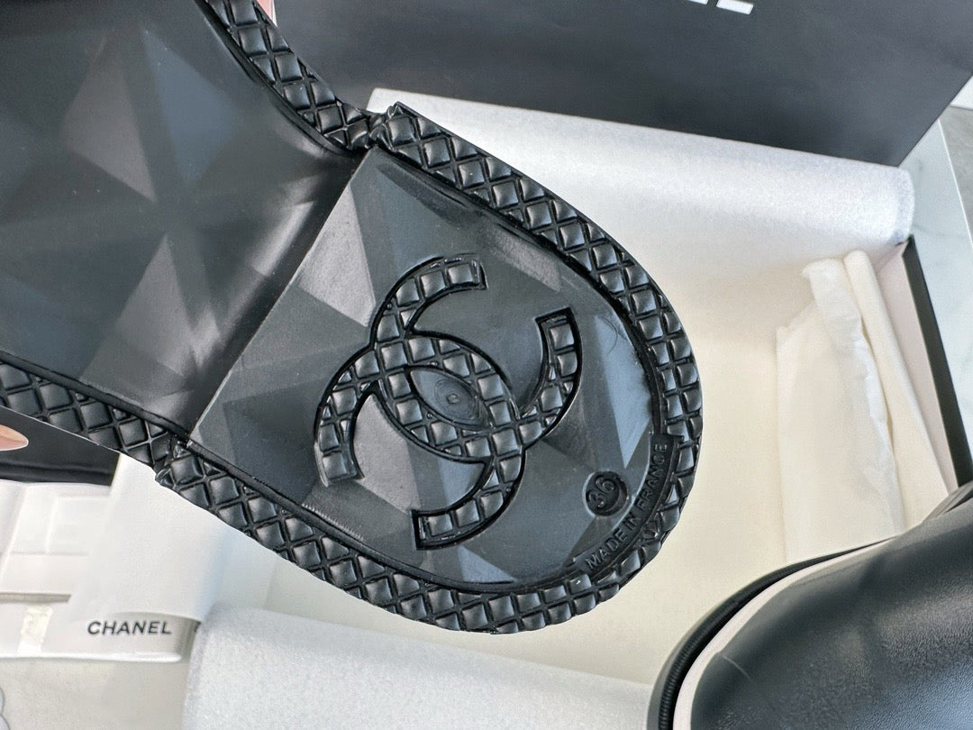 샤넬 앵클 숏 레인부츠