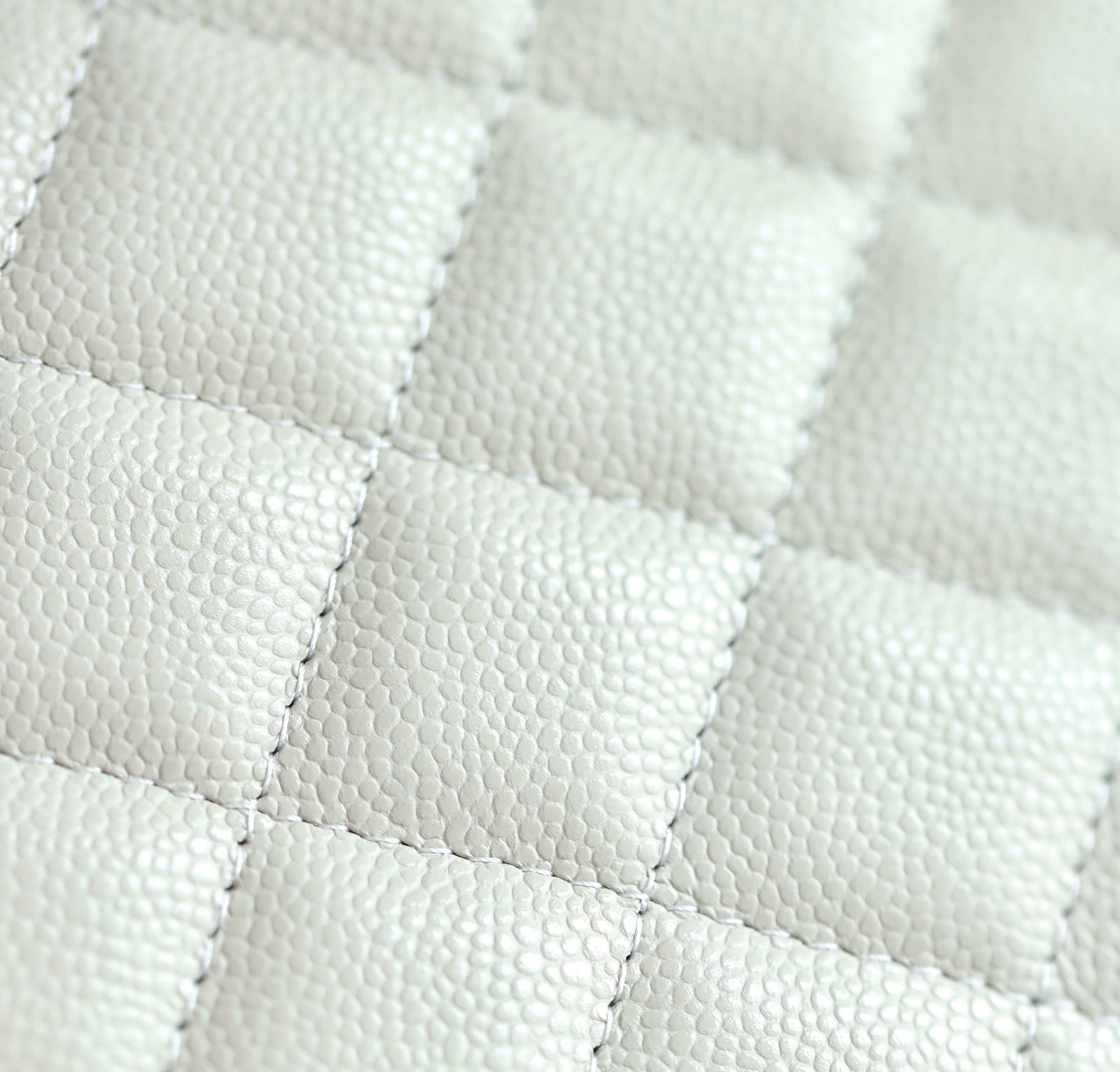 샤넬 클래식 여권지갑