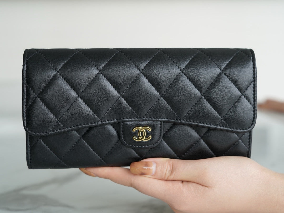 샤넬 클래식 플랩 장지갑 램스킨