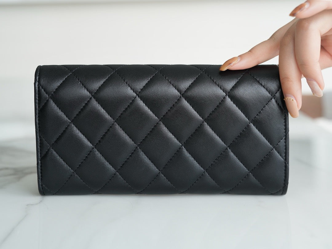 샤넬 클래식 플랩 장지갑 램스킨