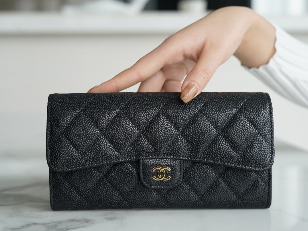 샤넬 클래식 플랩 장지갑 캐비어