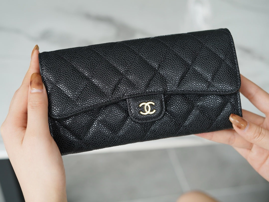 샤넬 클래식 플랩 장지갑 캐비어