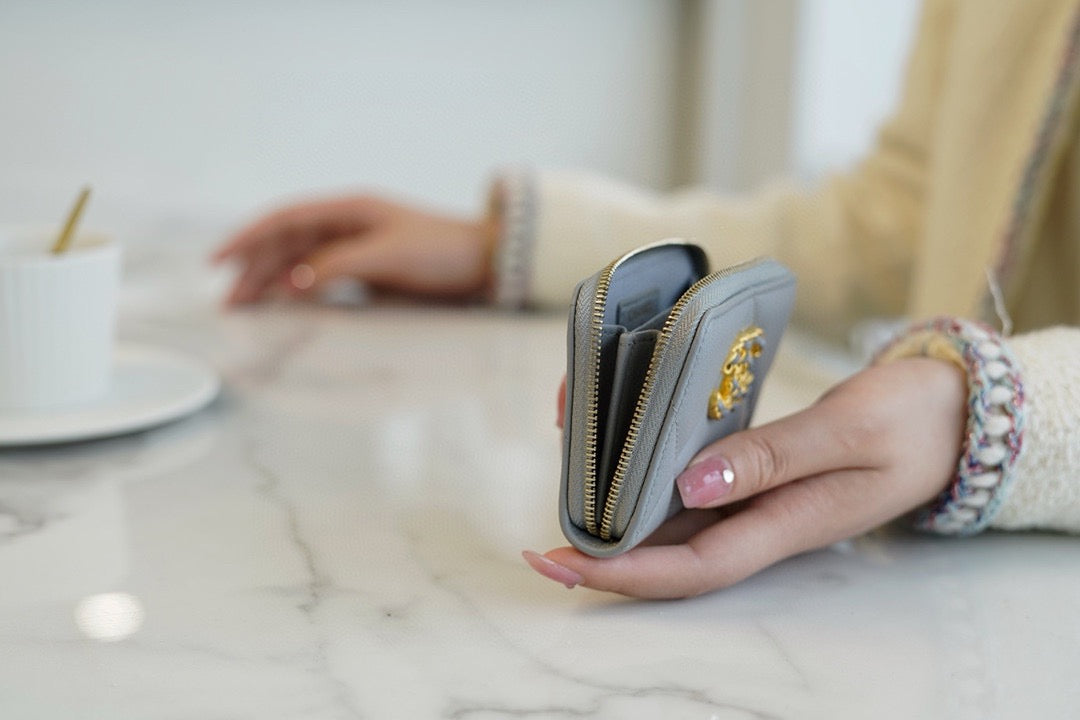 샤넬 19 지퍼 반지갑