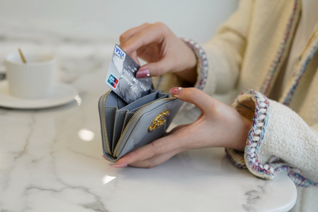 샤넬 19 지퍼 반지갑