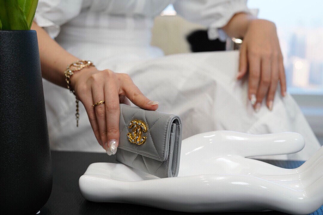 샤넬 19 카드지갑