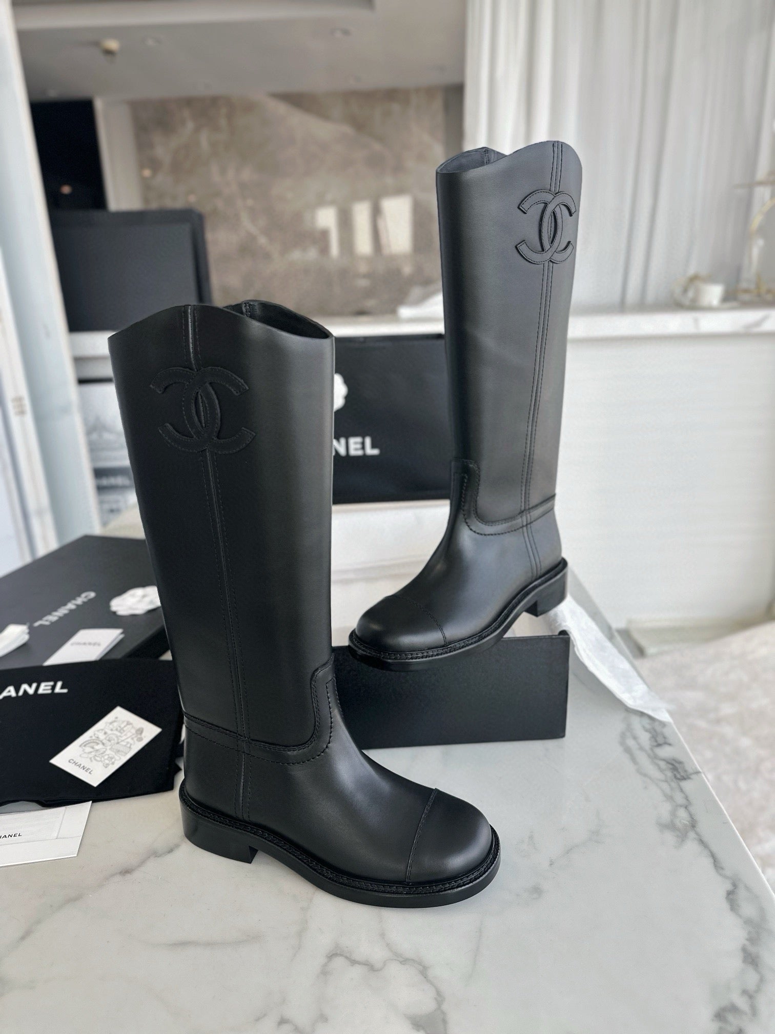 샤넬 레더 하이 부츠