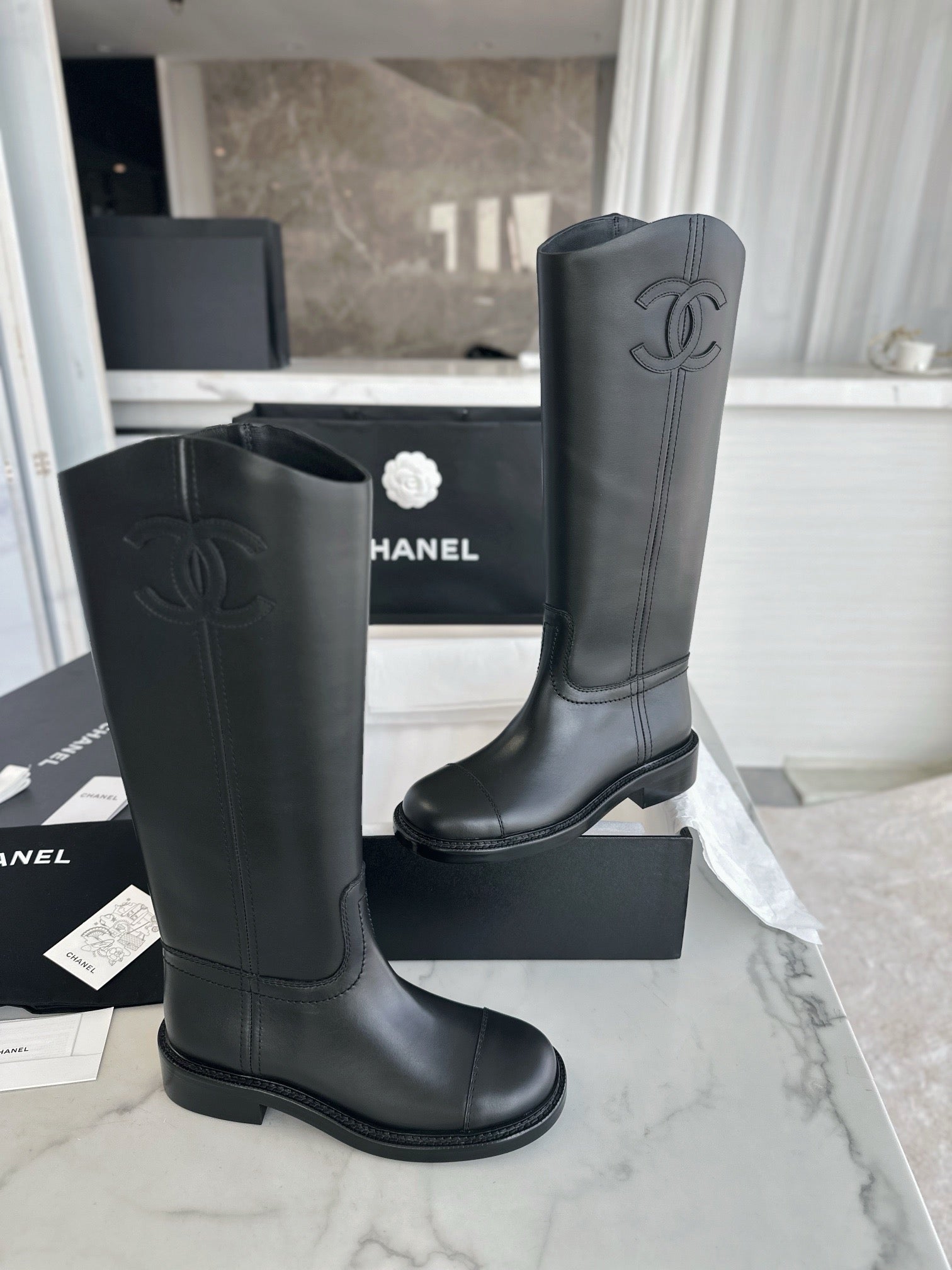 샤넬 레더 하이 부츠