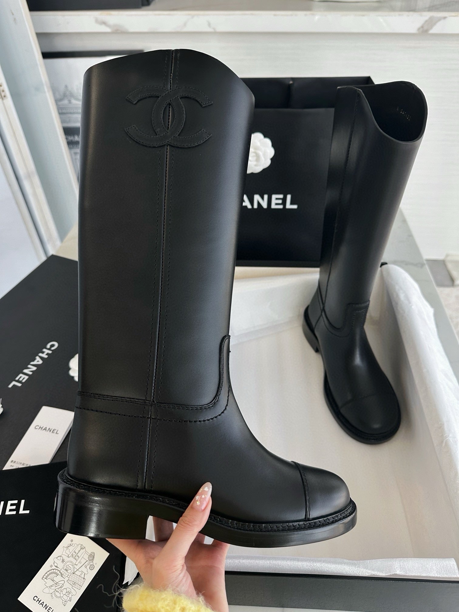 샤넬 레더 하이 부츠