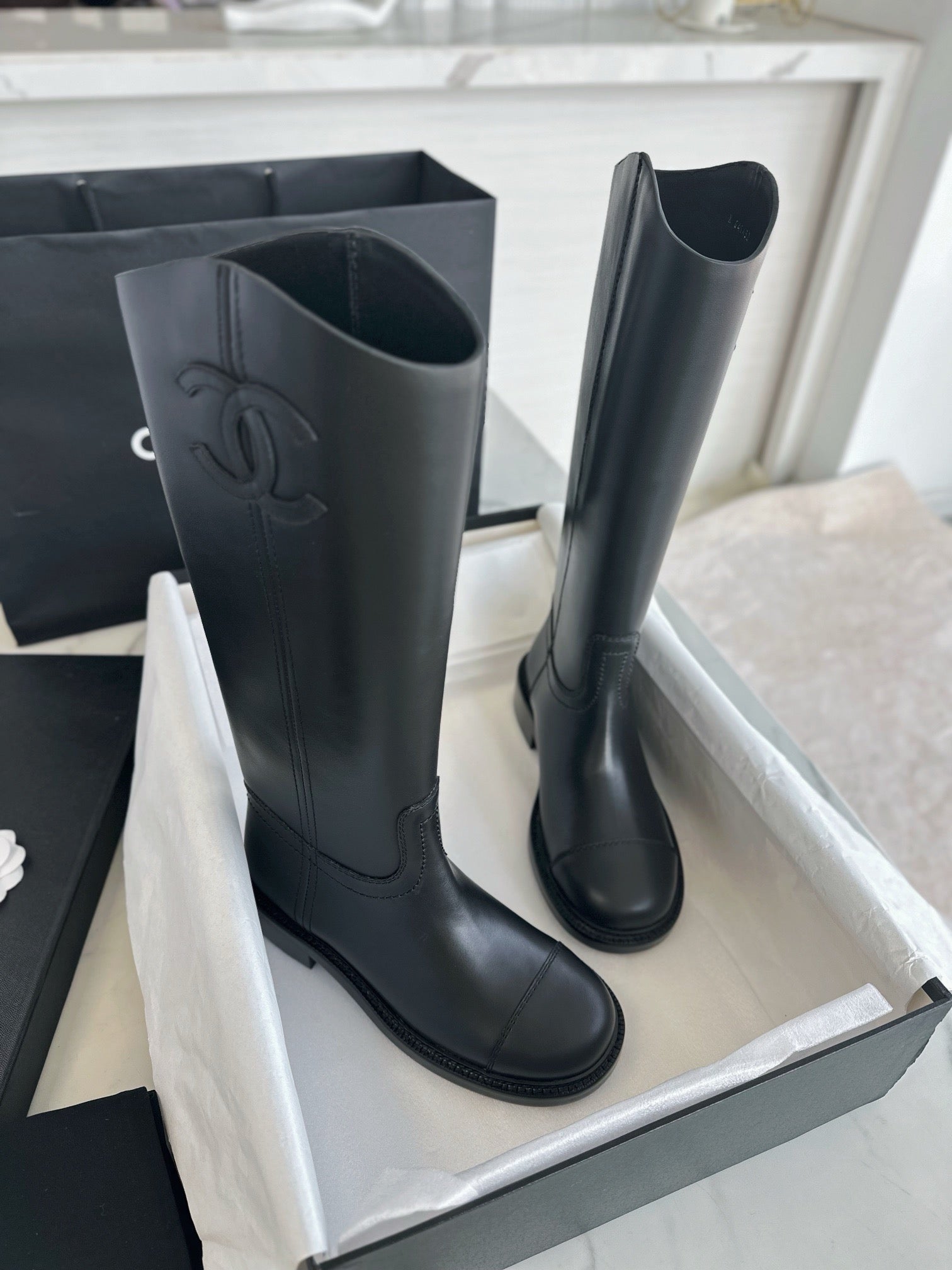 샤넬 레더 하이 부츠