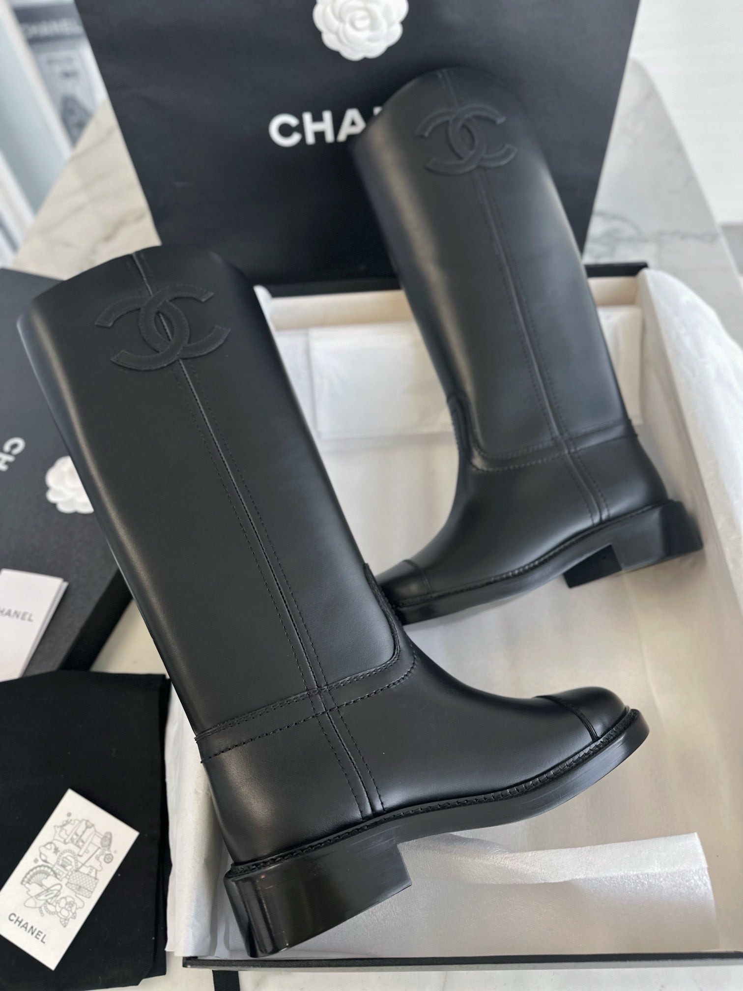 샤넬 레더 하이 부츠