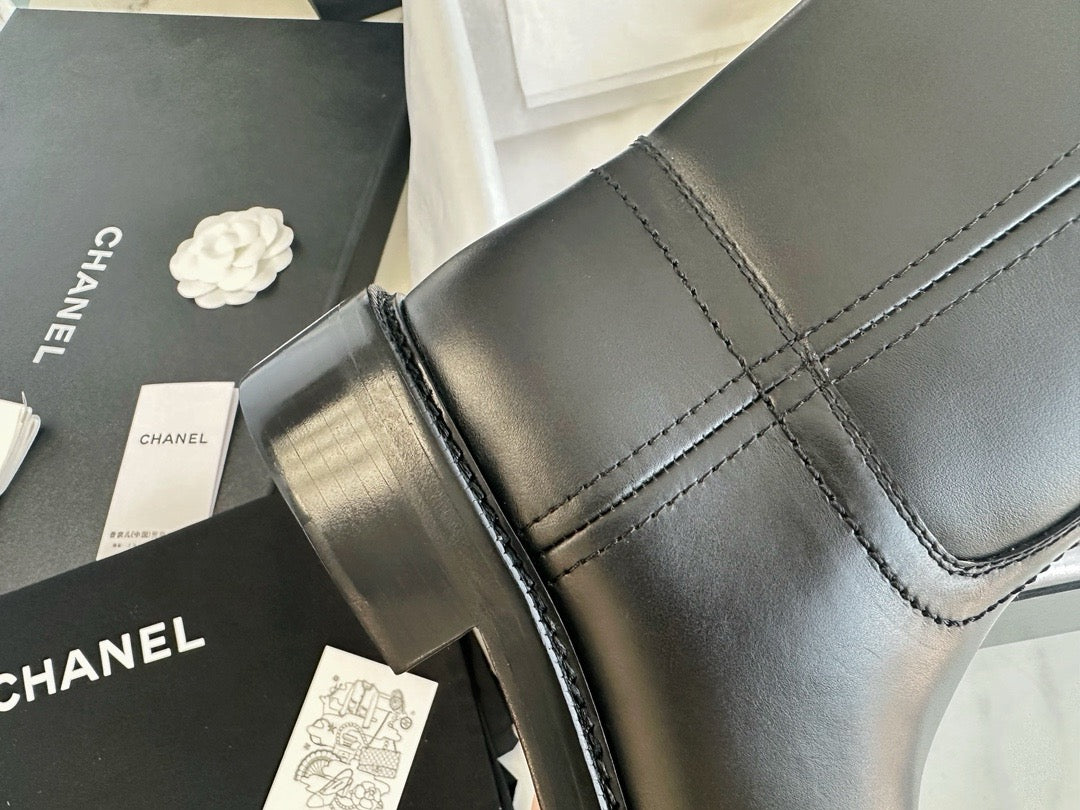 샤넬 레더 하이 부츠