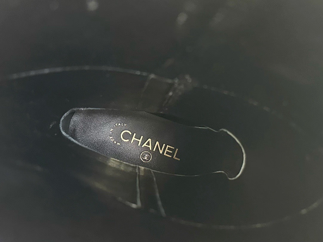 샤넬 레더 하이 부츠