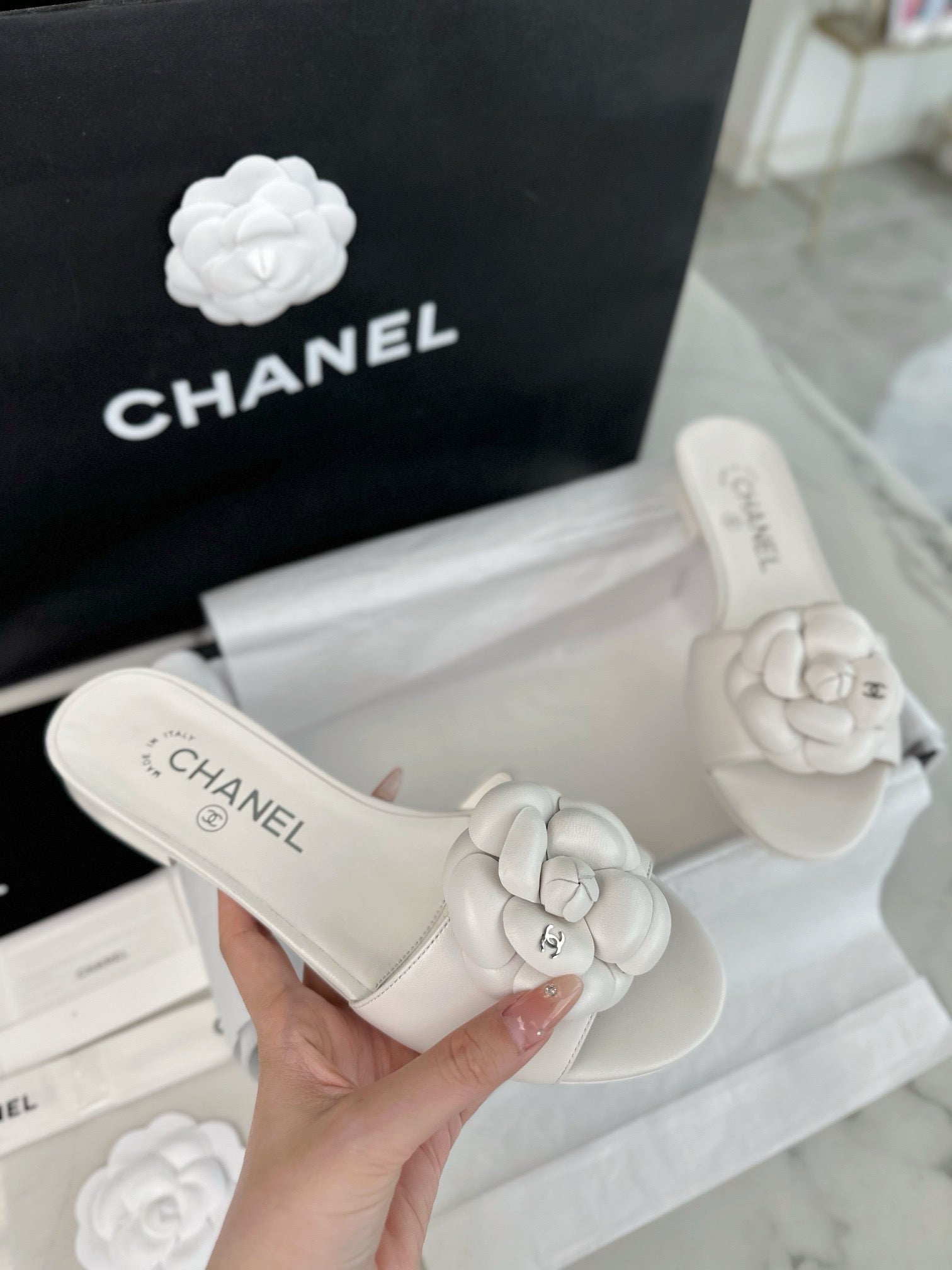 샤넬 까멜리아 뮬