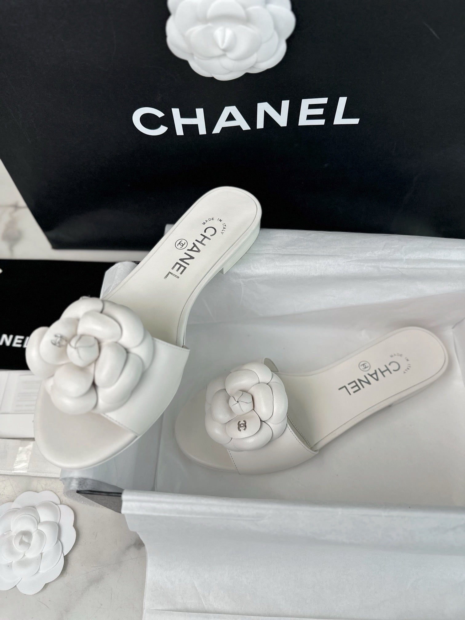 샤넬 까멜리아 뮬