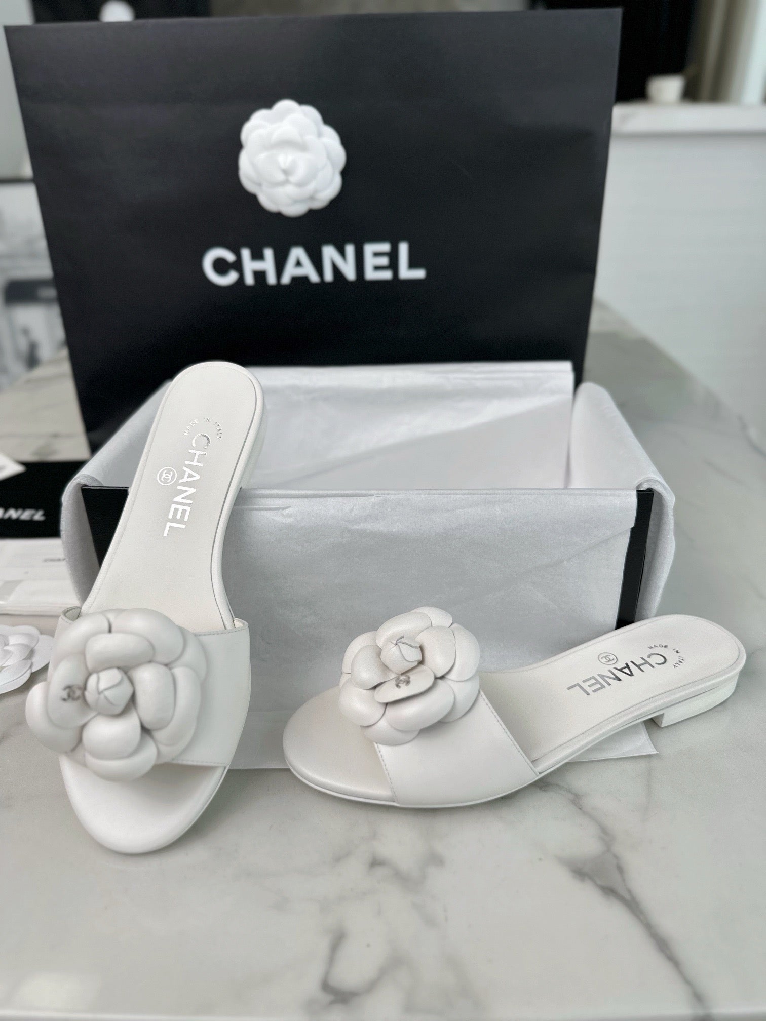 샤넬 까멜리아 뮬