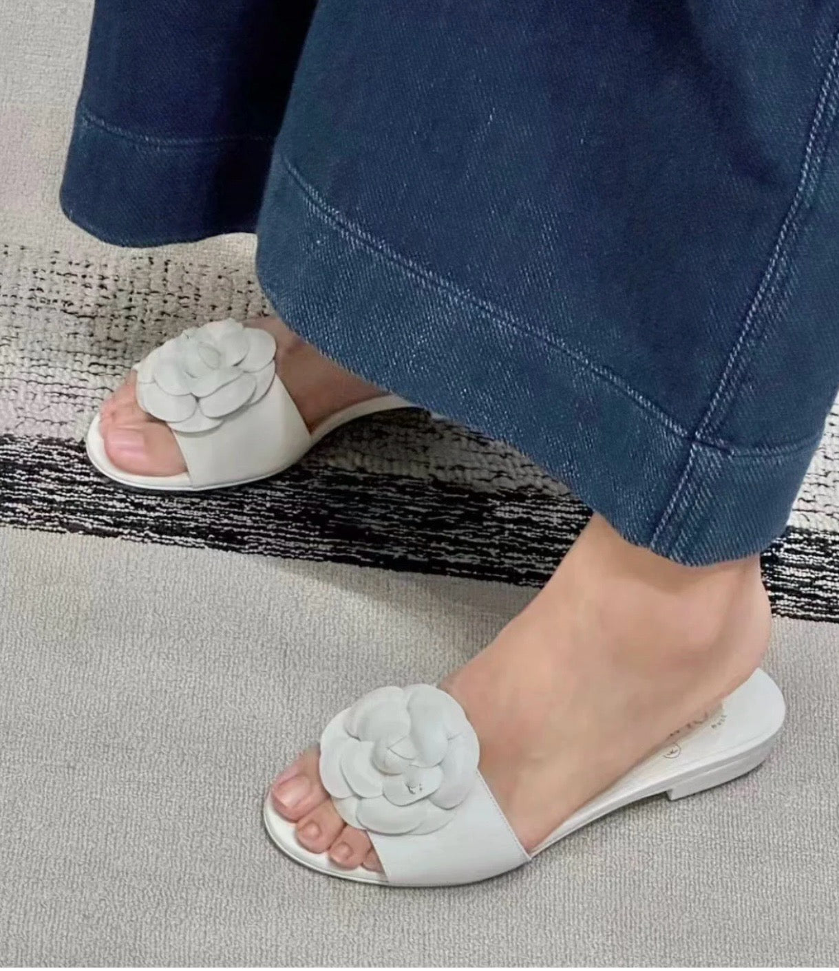 샤넬 까멜리아 뮬