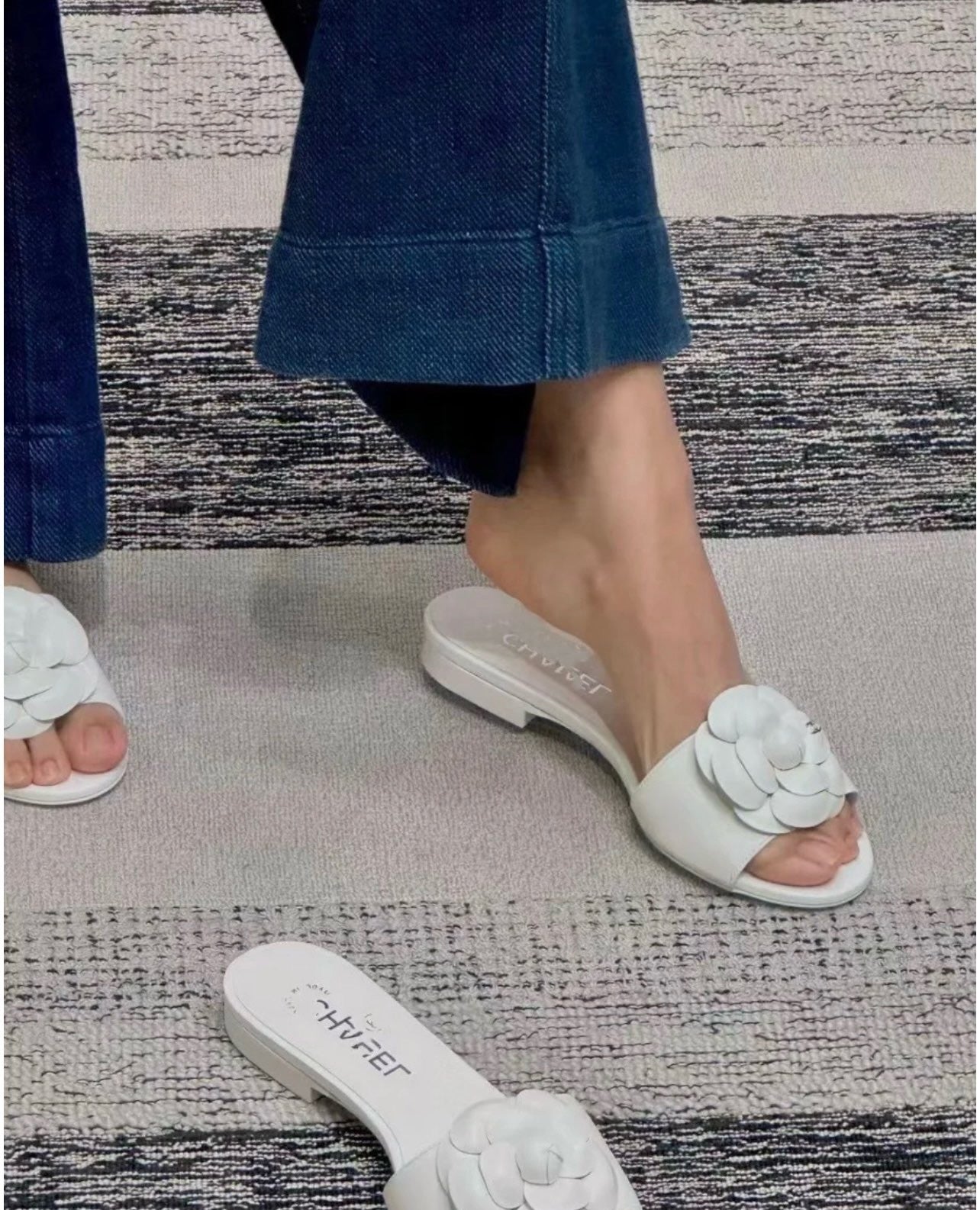 샤넬 까멜리아 뮬