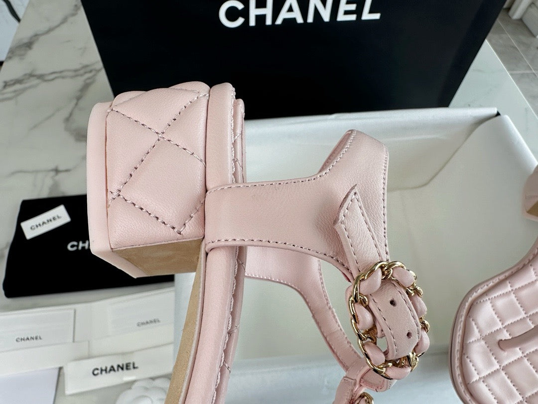 샤넬 CC 체인 로고 퀄팅 샌들