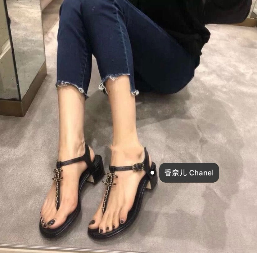 샤넬 CC 체인 로고 퀄팅 샌들