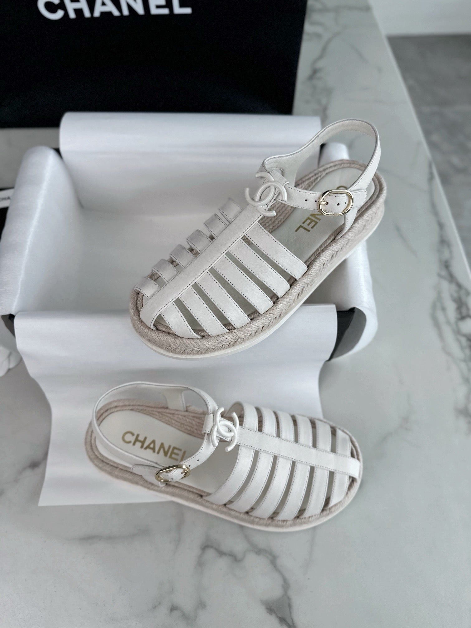 샤넬 크루즈 캐쥬얼 로마 슬링백 샌들